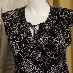 Blouse in size large.